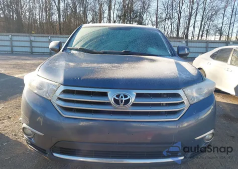 2013 Toyota Highlander Base Plus V6 из США, поврежденный, VIN 5TDBK3EH9DS221490